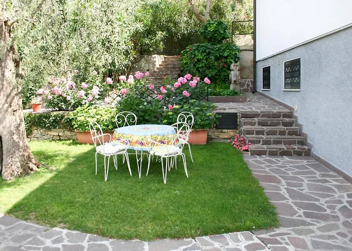 Delvai-1 By Interhome Lägenhet Brenzone sul Garda