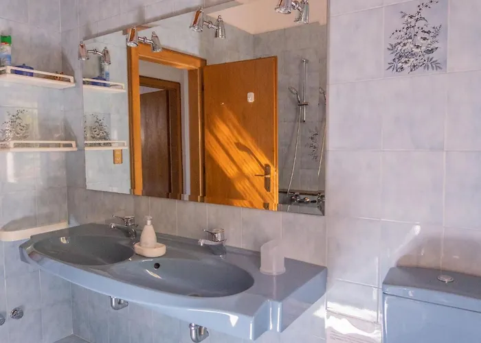 Delvai-1 By Interhome * Brenzone sul Garda